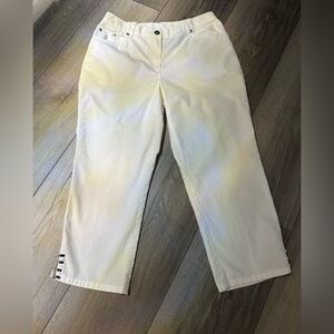 Ruby Rd White Capri Pants - size 6P